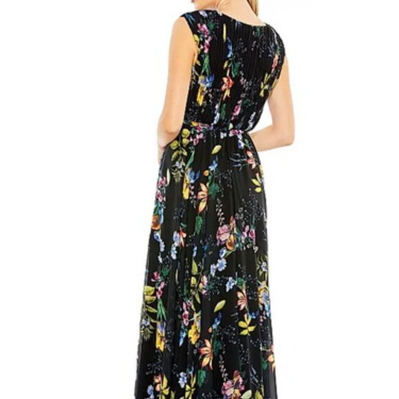 Mac Duggal Black Multi Pleated Floral Cap Sleeve A Line Gown - Picture 3 of 5